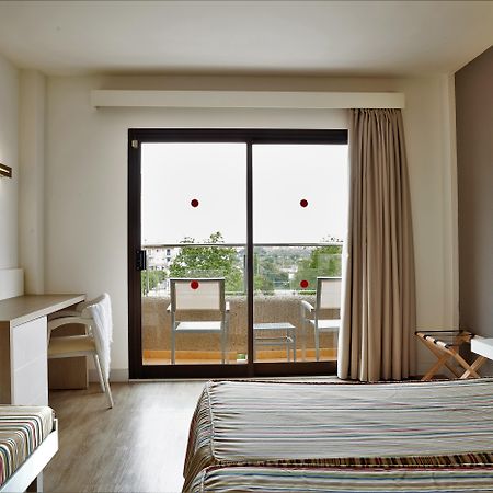 Hotel Mariant S'Illot  Buitenkant foto