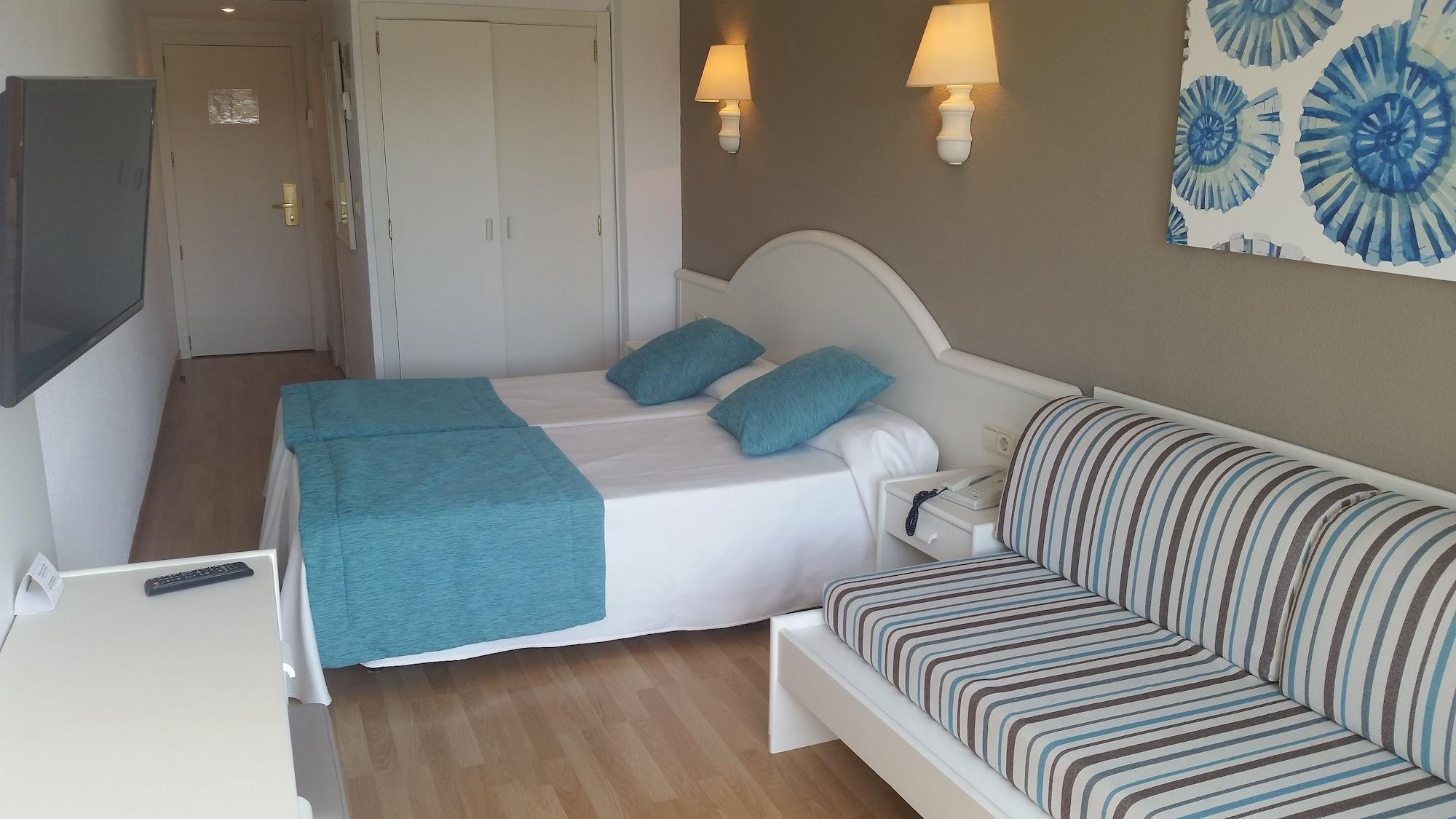Hotel Mariant S'Illot  Buitenkant foto