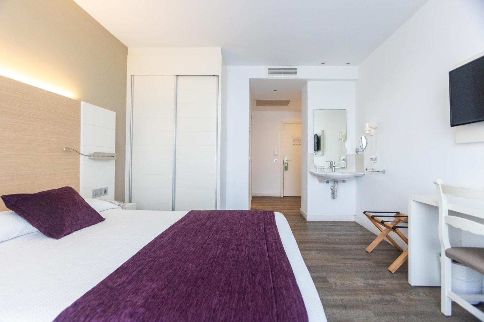 Hotel Mariant S'Illot  Buitenkant foto