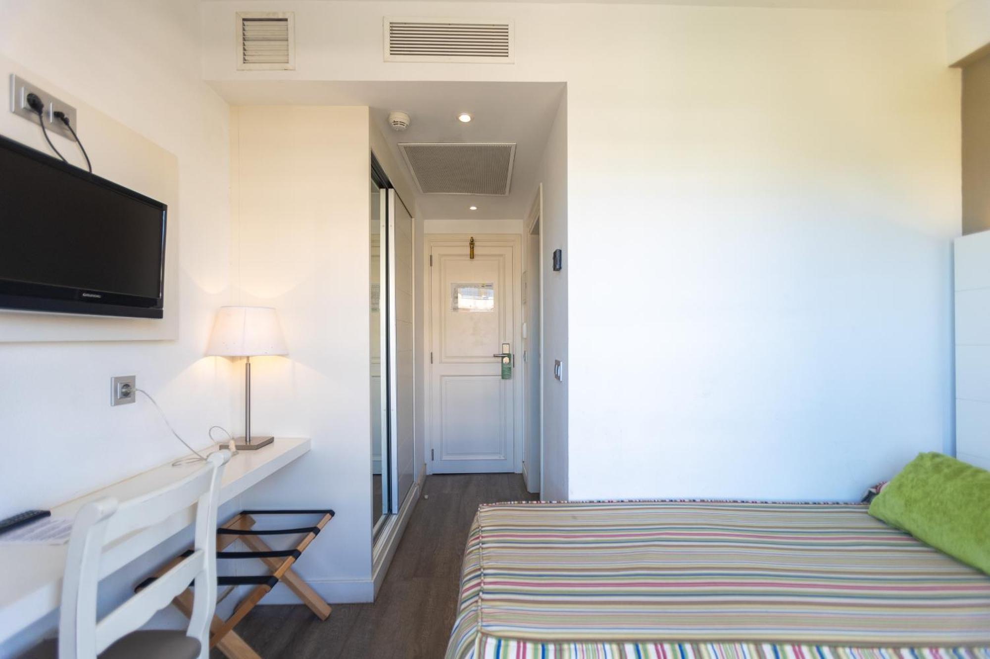 Hotel Mariant S'Illot  Buitenkant foto